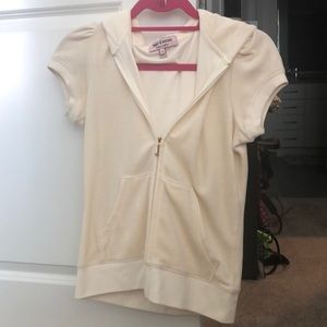NWOT. Juicy Couture cream short sleeve hoodie. Med